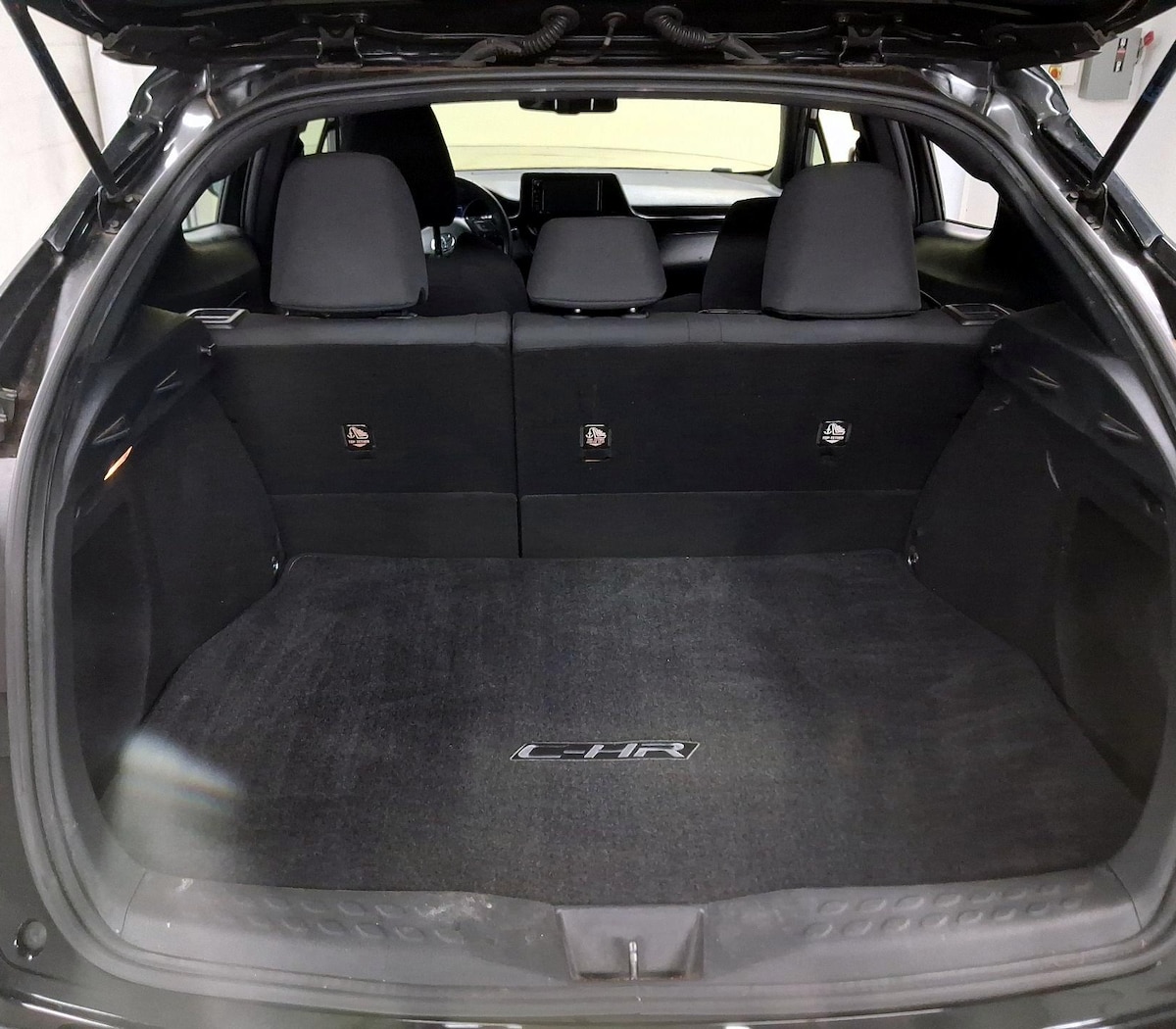 Trunk/Cargo (Seats Up)