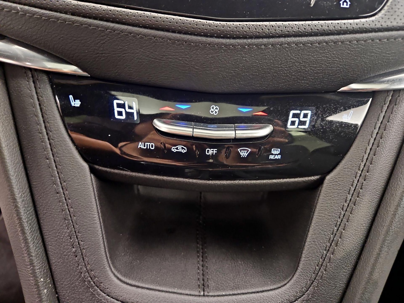 2024 Cadillac XT5 Premium Luxury - Photo 18
