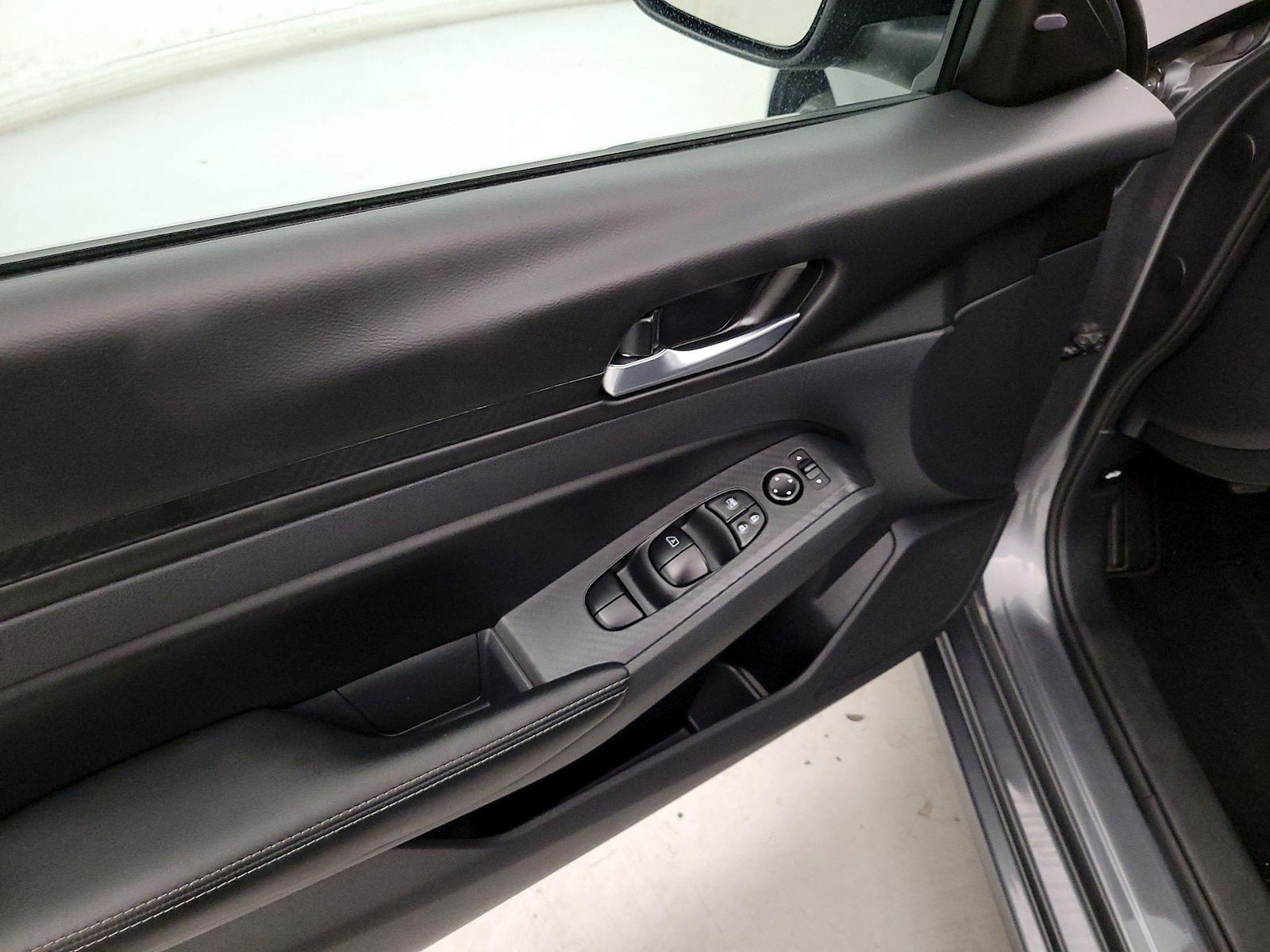 2025 Nissan Altima SV - Photo 13