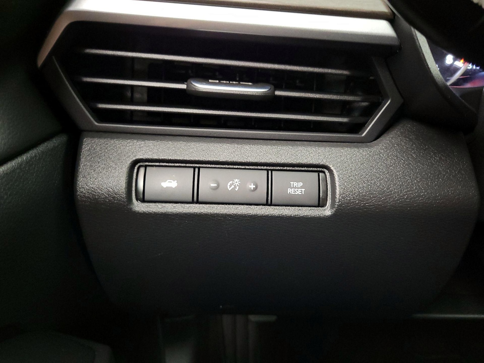 2025 Nissan Altima SV - Photo 14