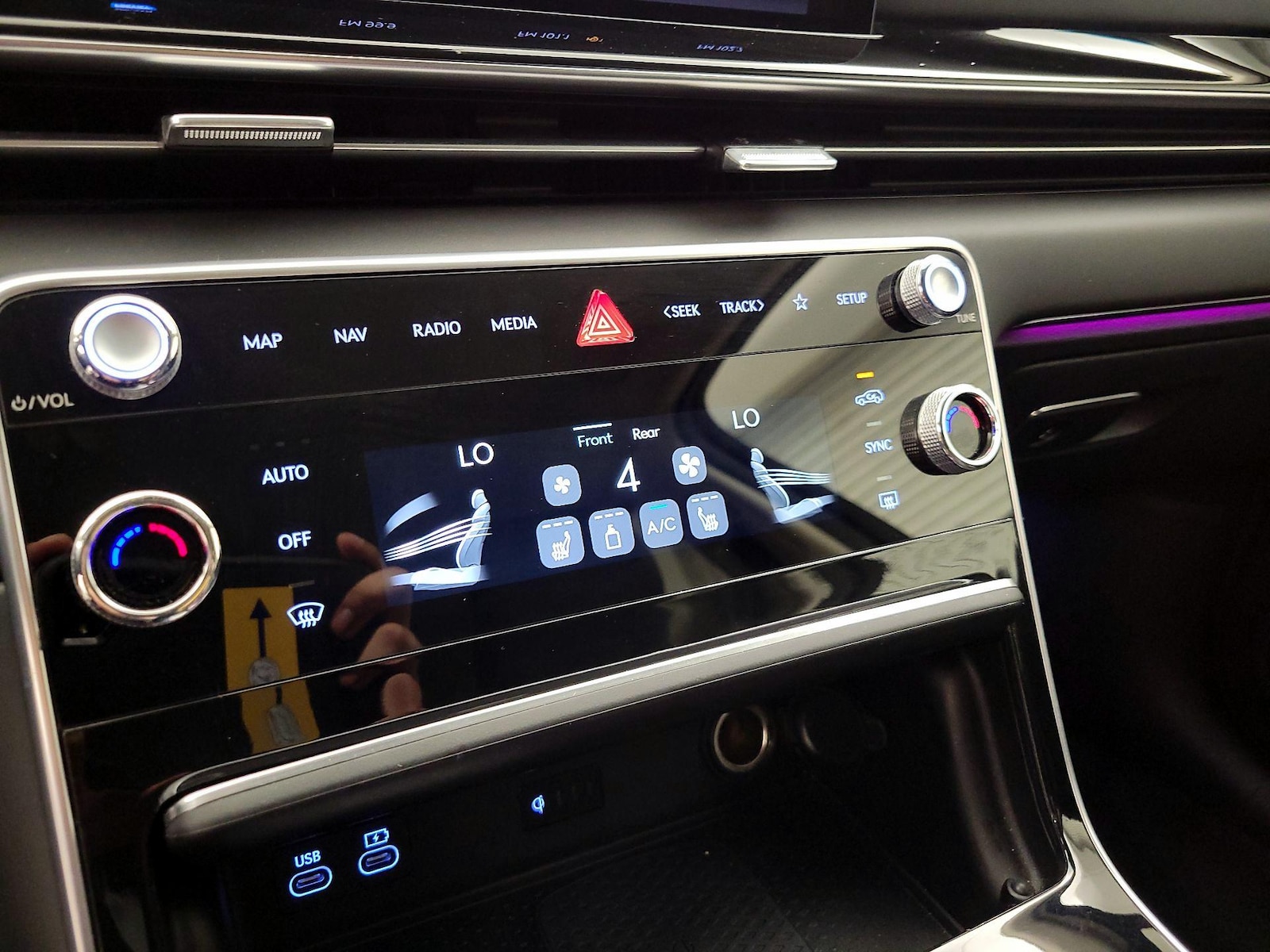 2026 GENESIS GV80 Standard - Photo 17