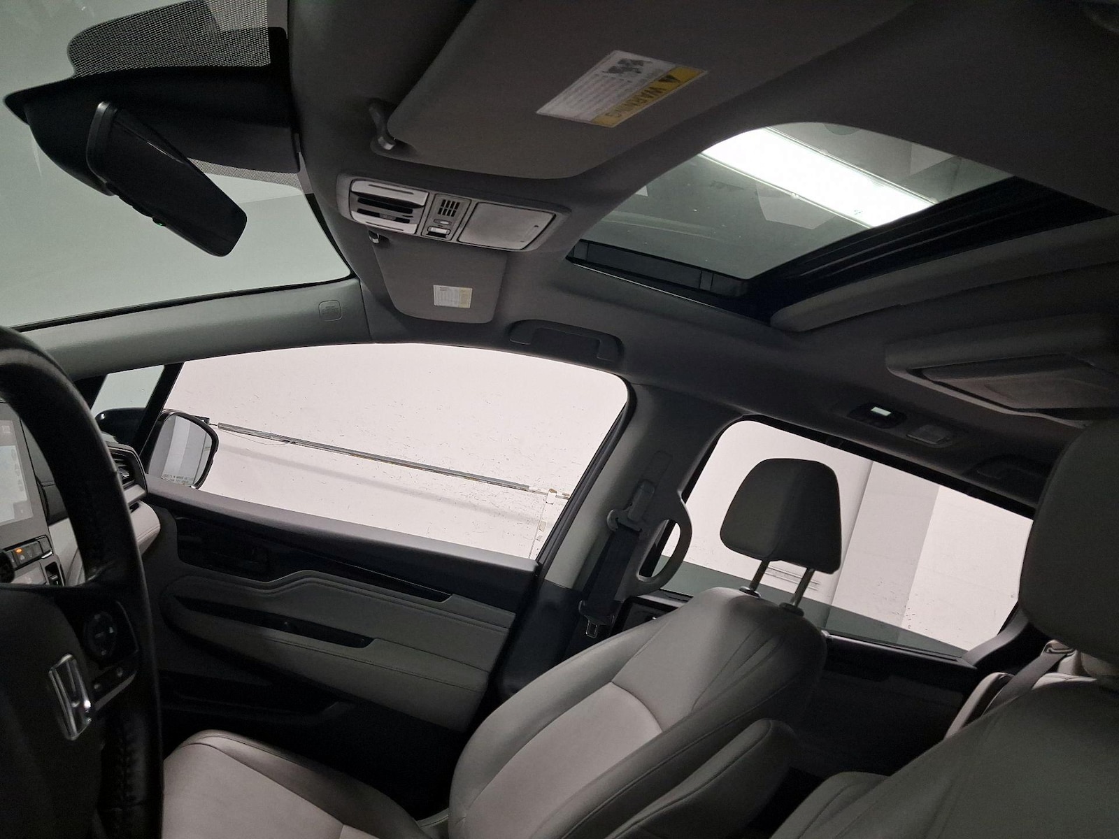 Sunroof(s) & Overhead Airbags