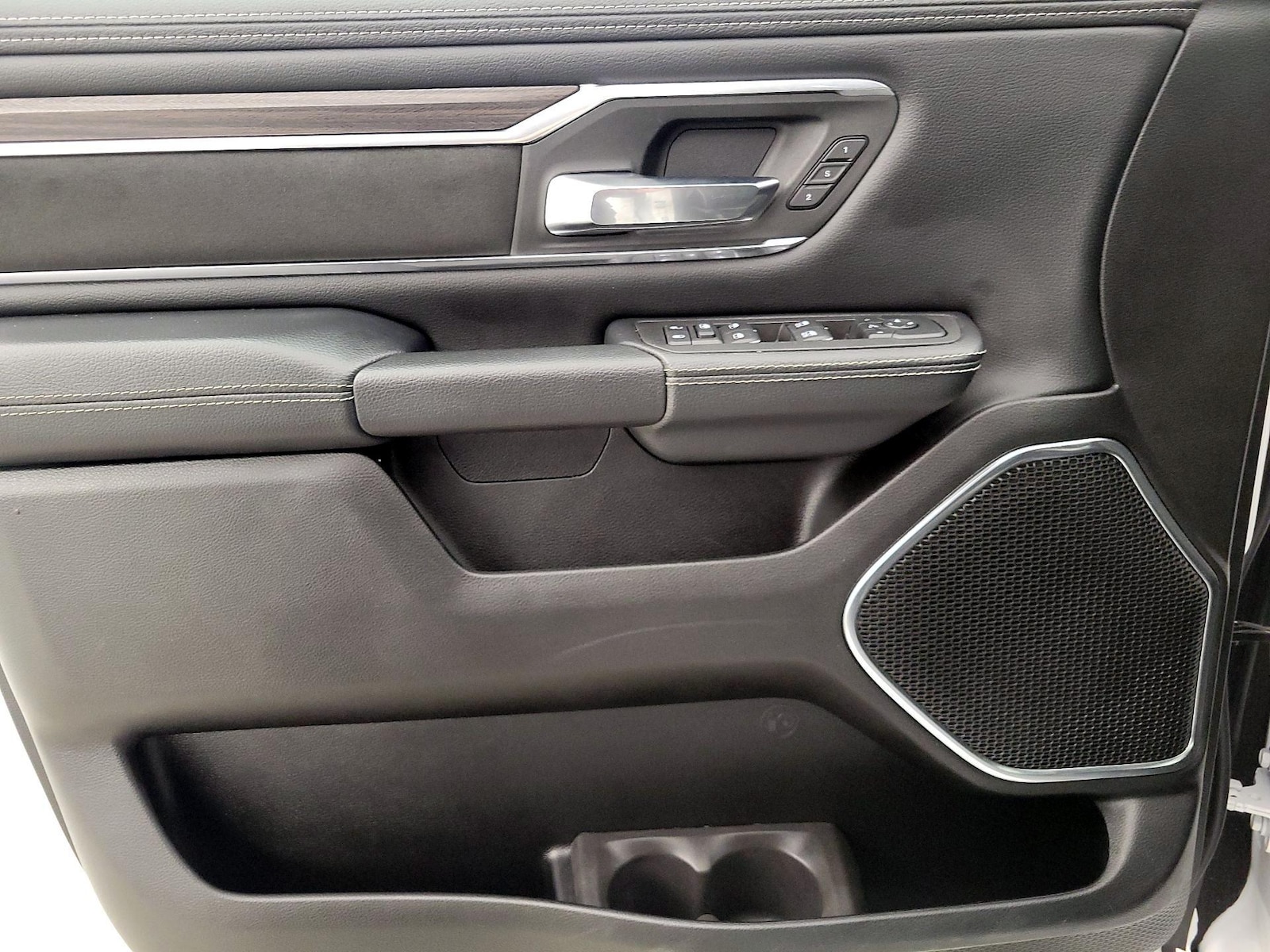 2026 RAM Ram 1500 Pickup Laramie - Photo 13