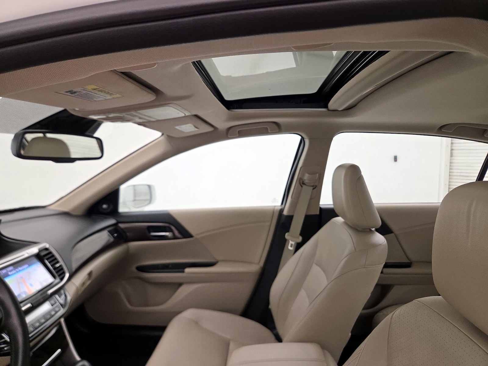 Sunroof(s) & Overhead Airbags