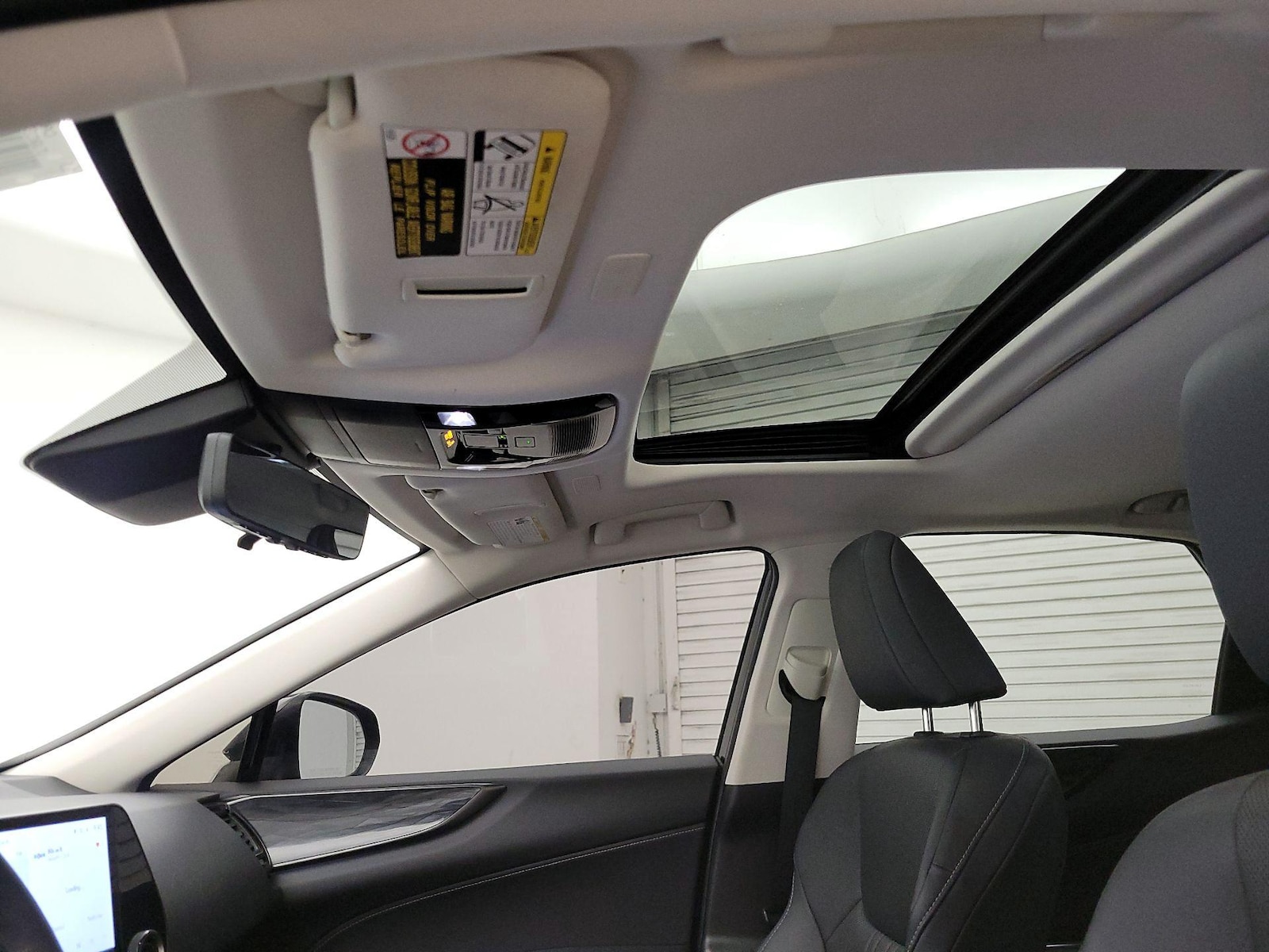 Sunroof(s) & Overhead Airbags