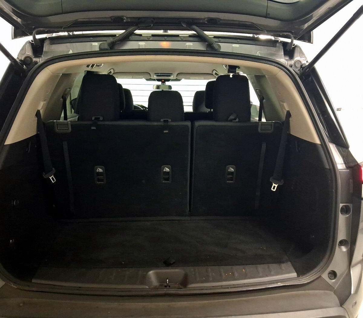 Trunk/Cargo (Seats Up)