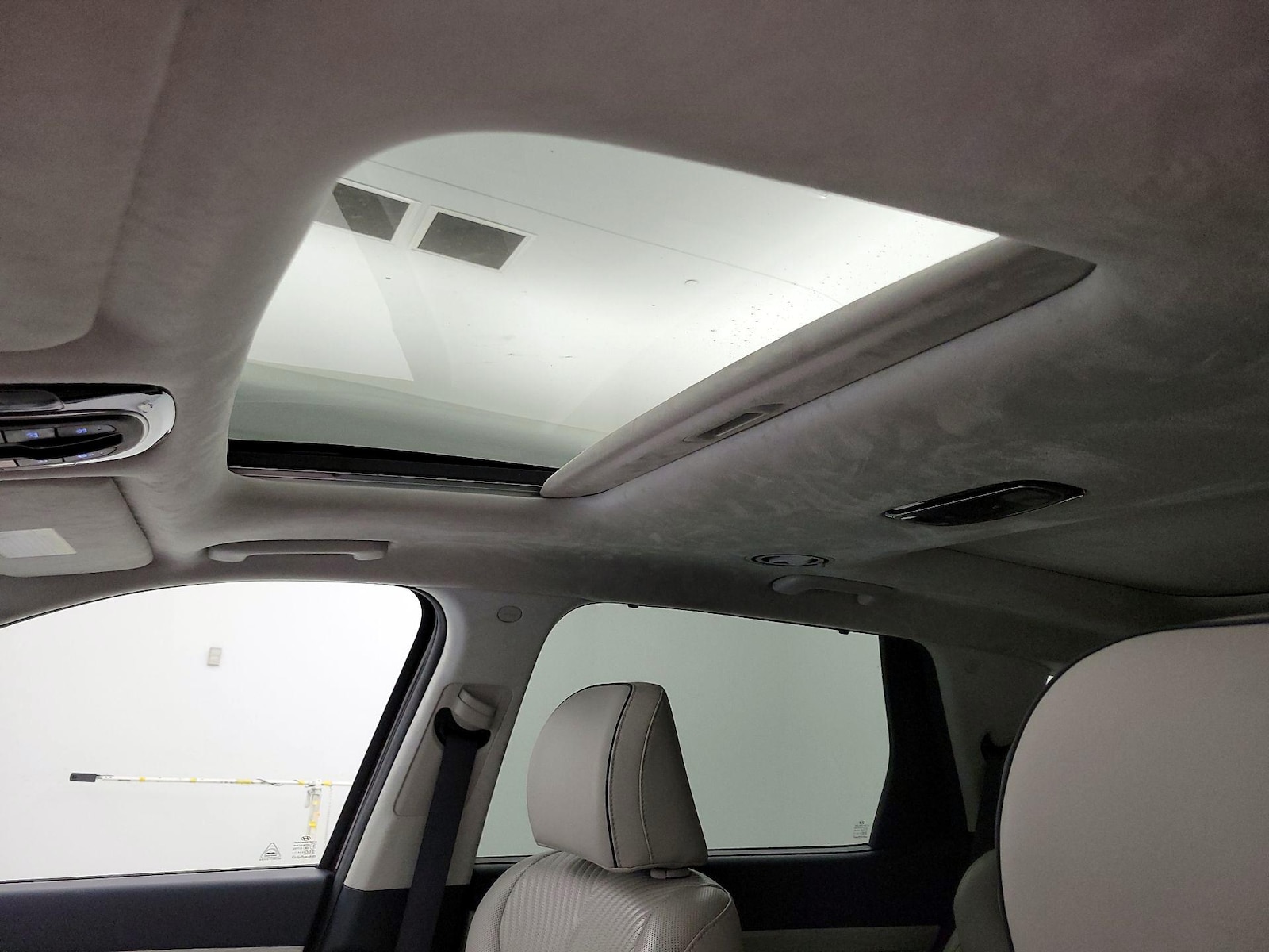 Sunroof(s) & Skylight(s)