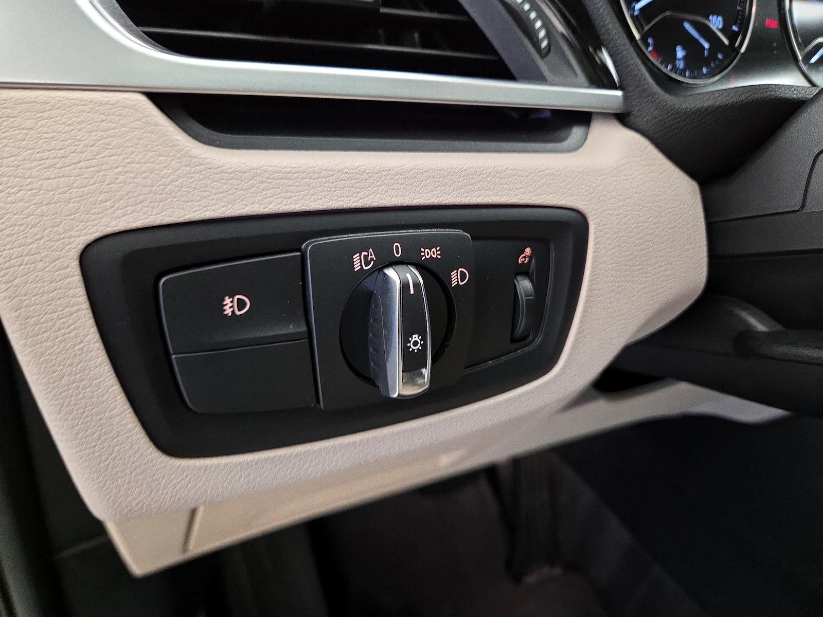 2018 BMW X1 28i - Photo 14
