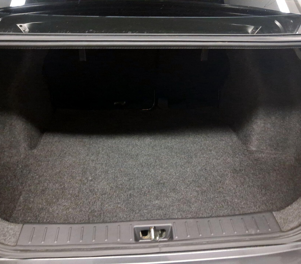Trunk/Cargo (Seats Up)