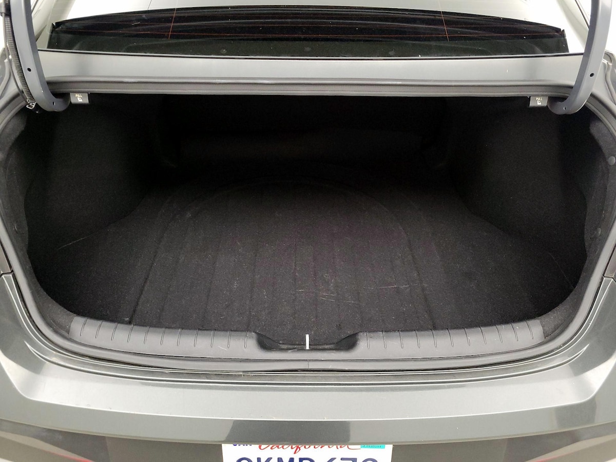 Trunk/Cargo (Seats Up)
