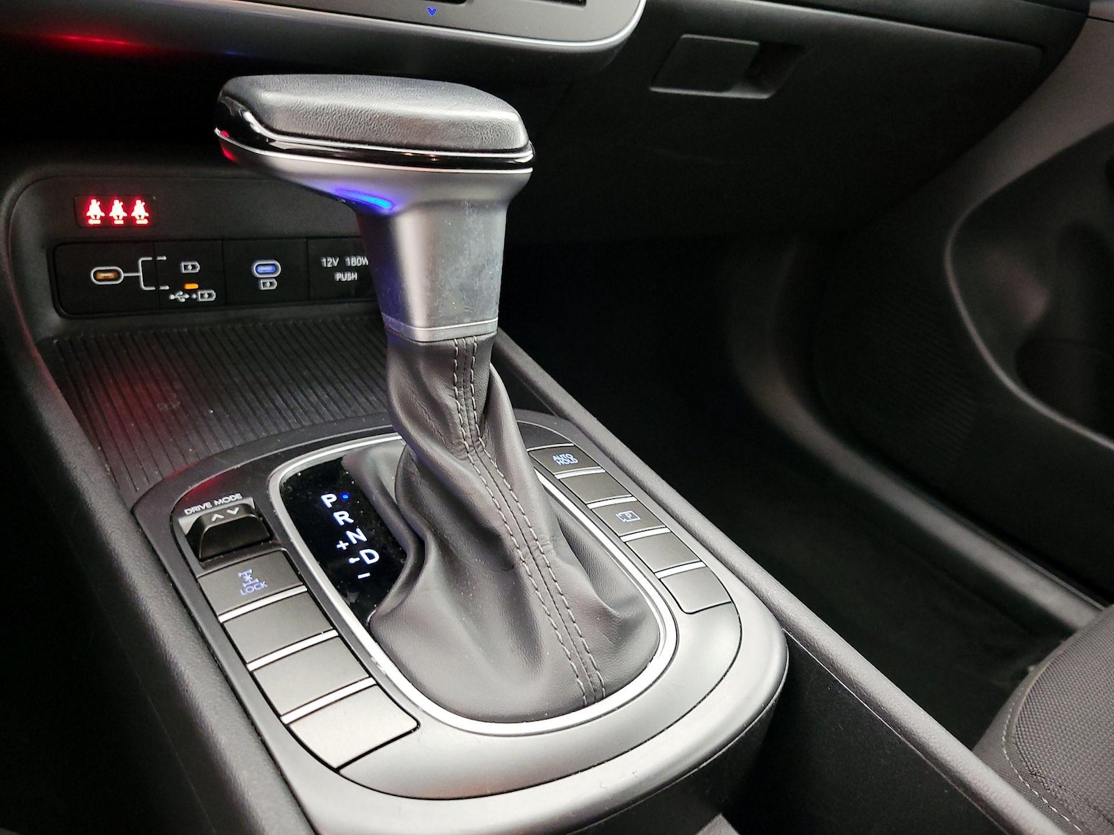 2024 Hyundai Kona SEL - Photo 18