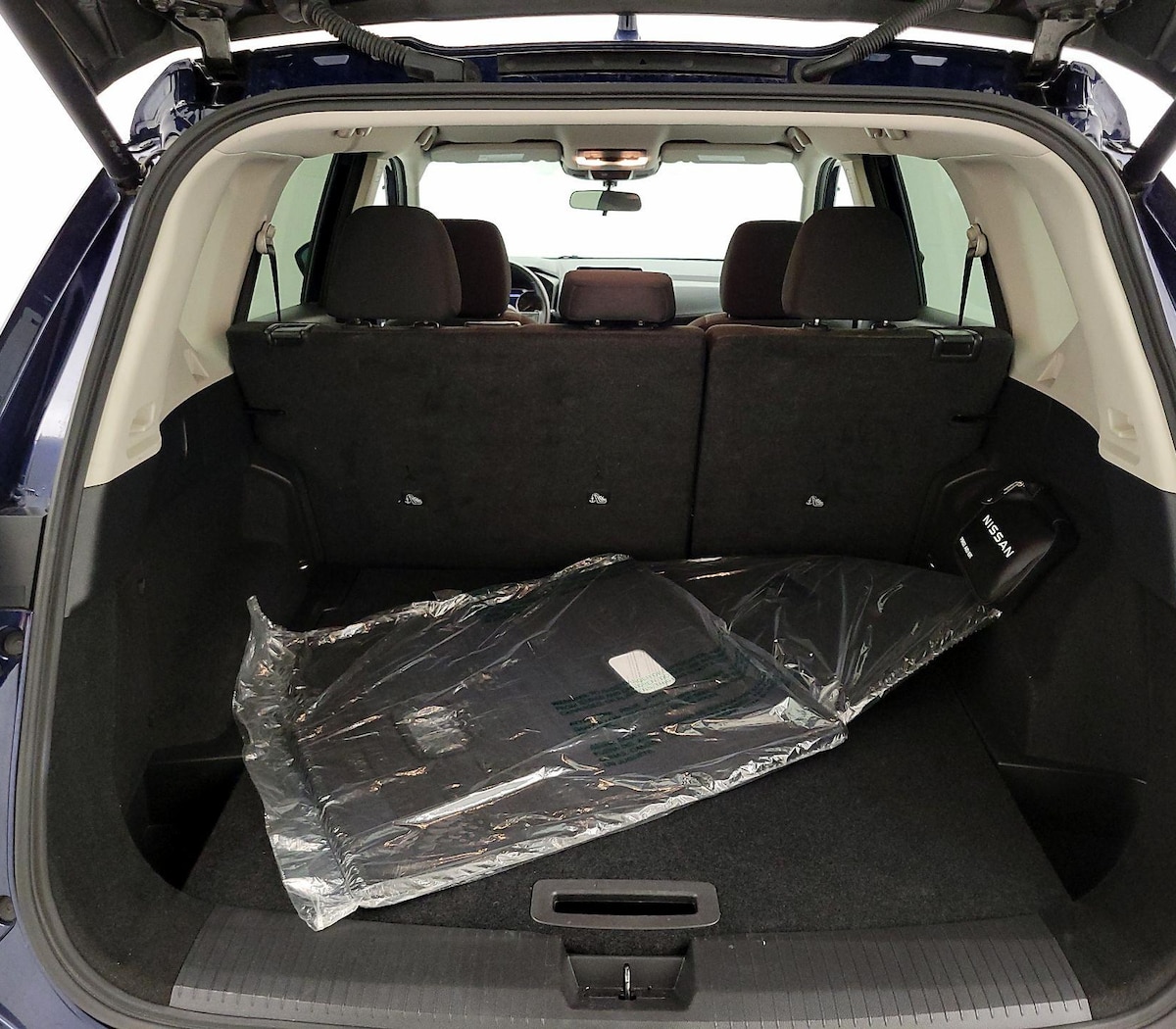 Trunk/Cargo (Seats Up)