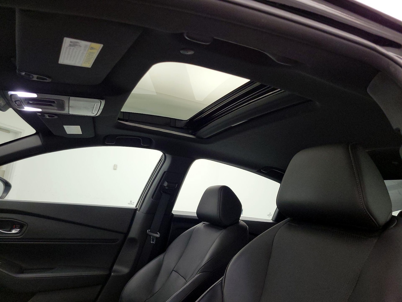 Sunroof(s) & Overhead Airbags