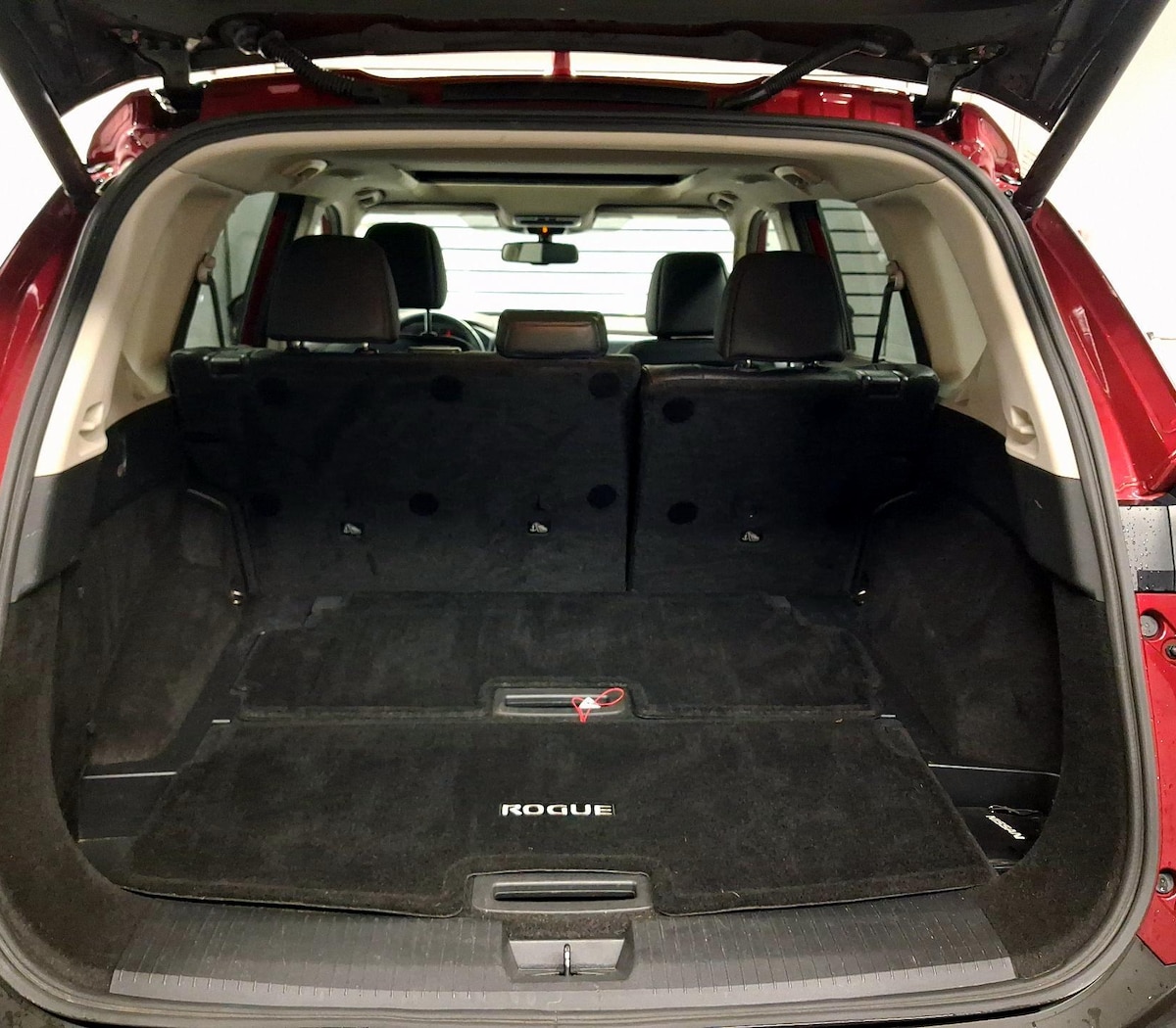 Trunk/Cargo (Seats Up)