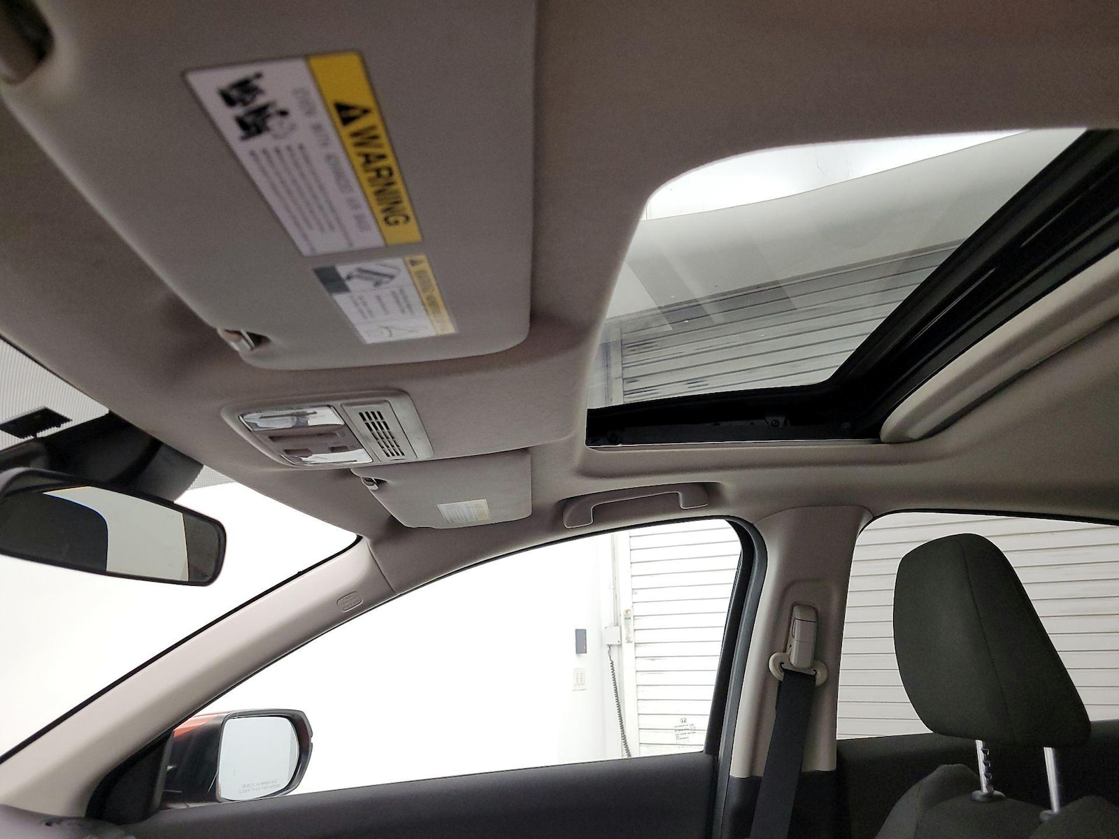 Sunroof(s) & Overhead Airbags