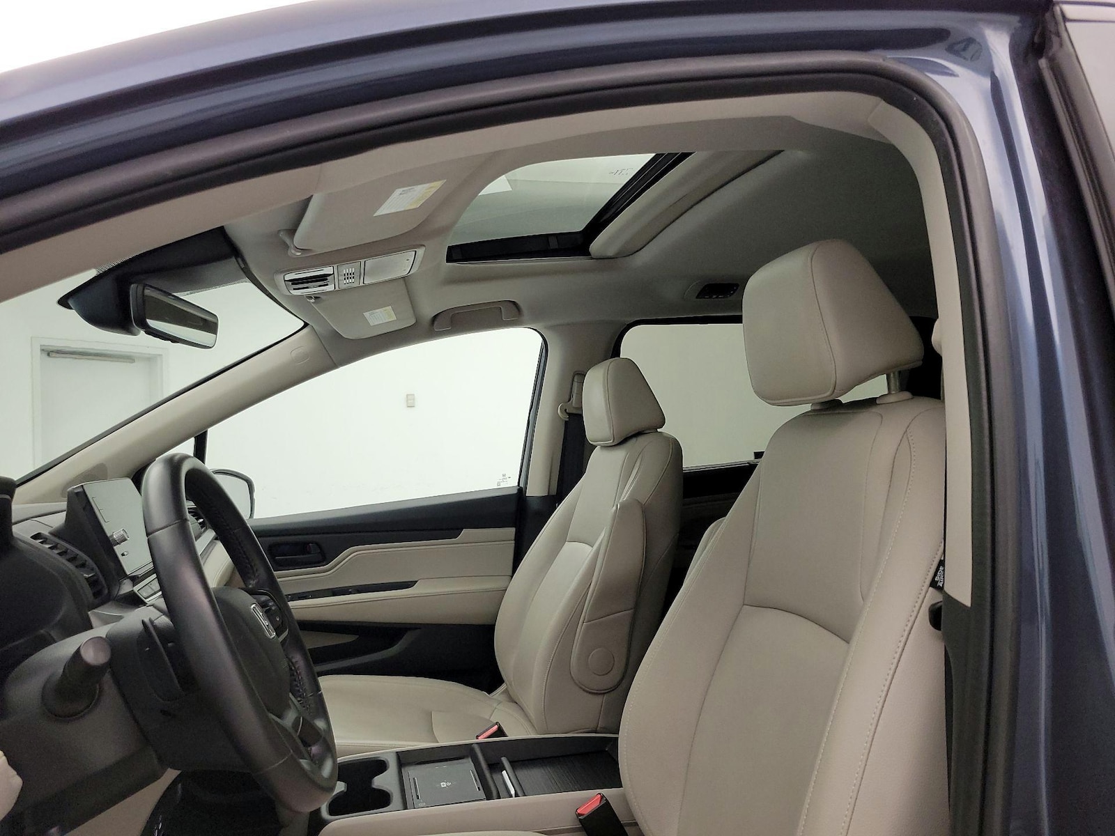 Sunroof(s) & Overhead Airbags