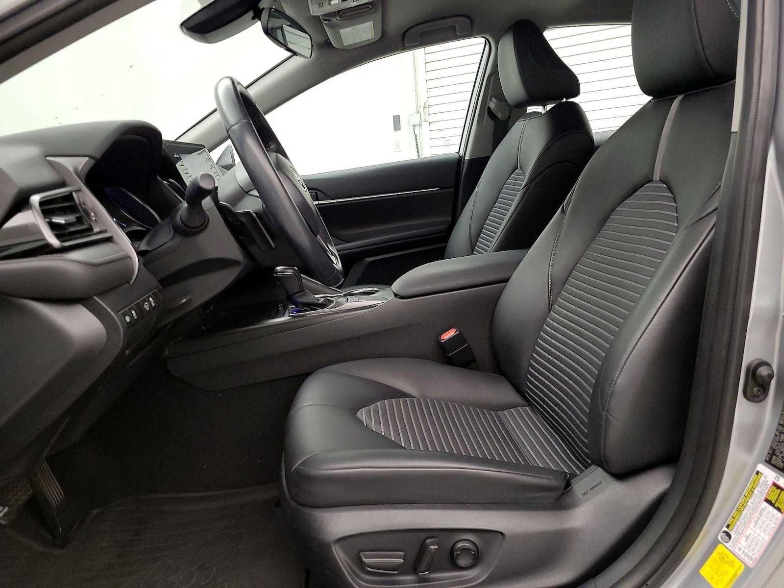 Power Seat(s) & Side Airbags