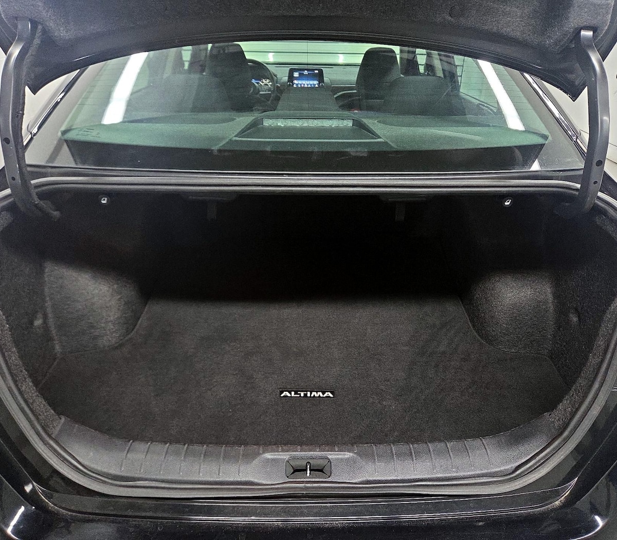 Trunk/Cargo (Seats Up)