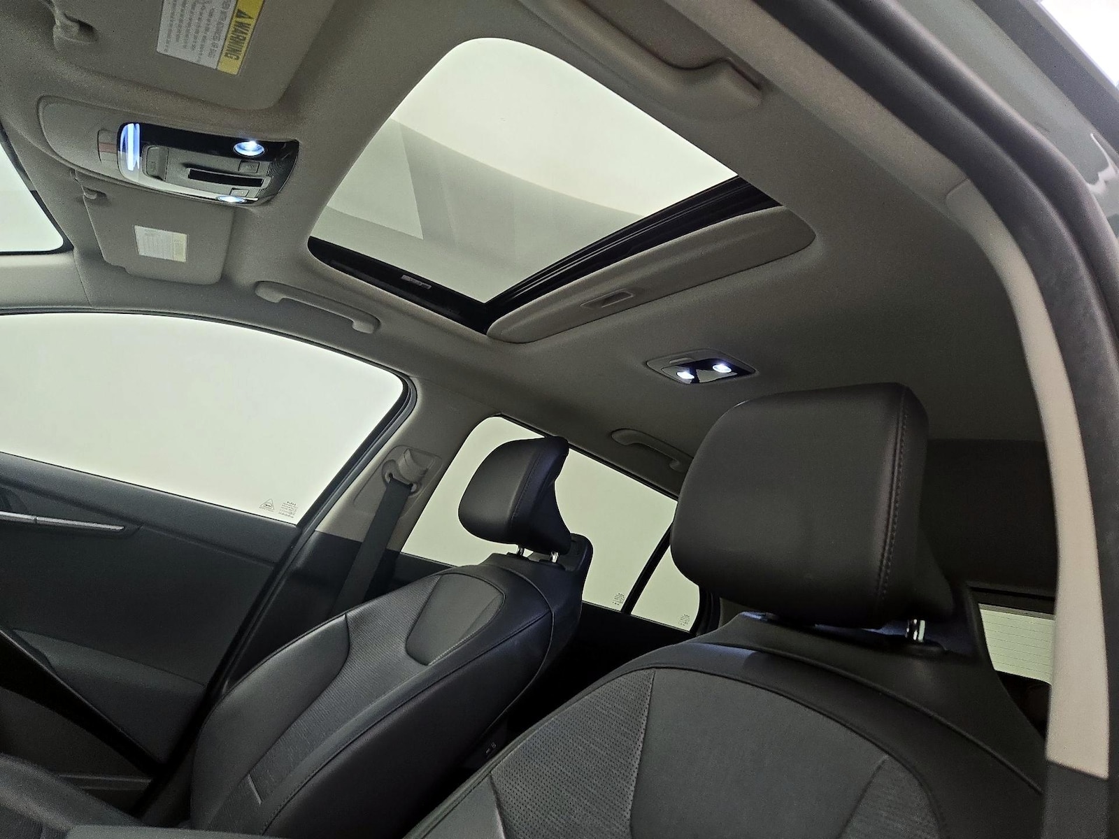 Sunroof(s) & Overhead Airbags