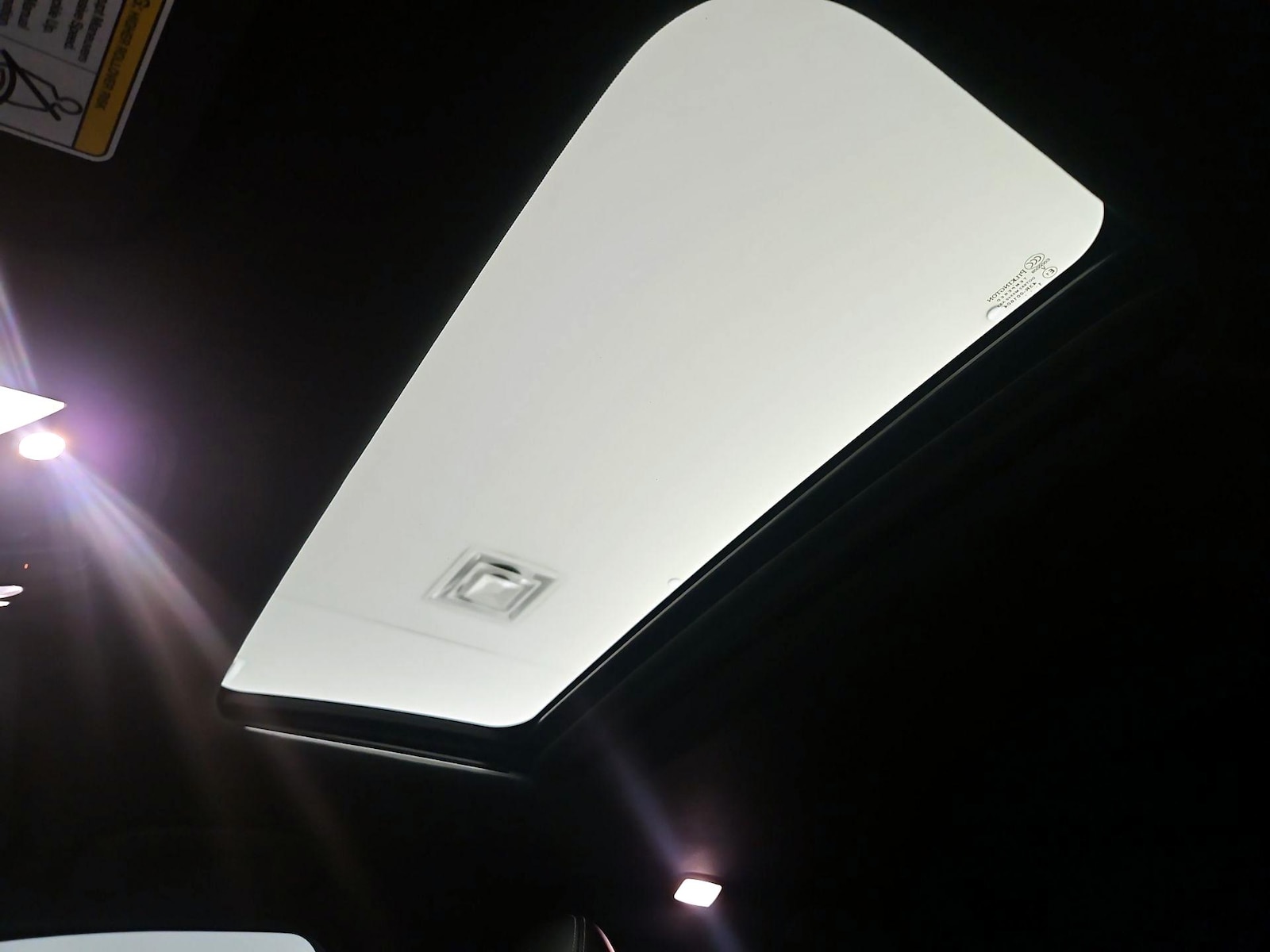 Sunroof(s) & Overhead Airbags