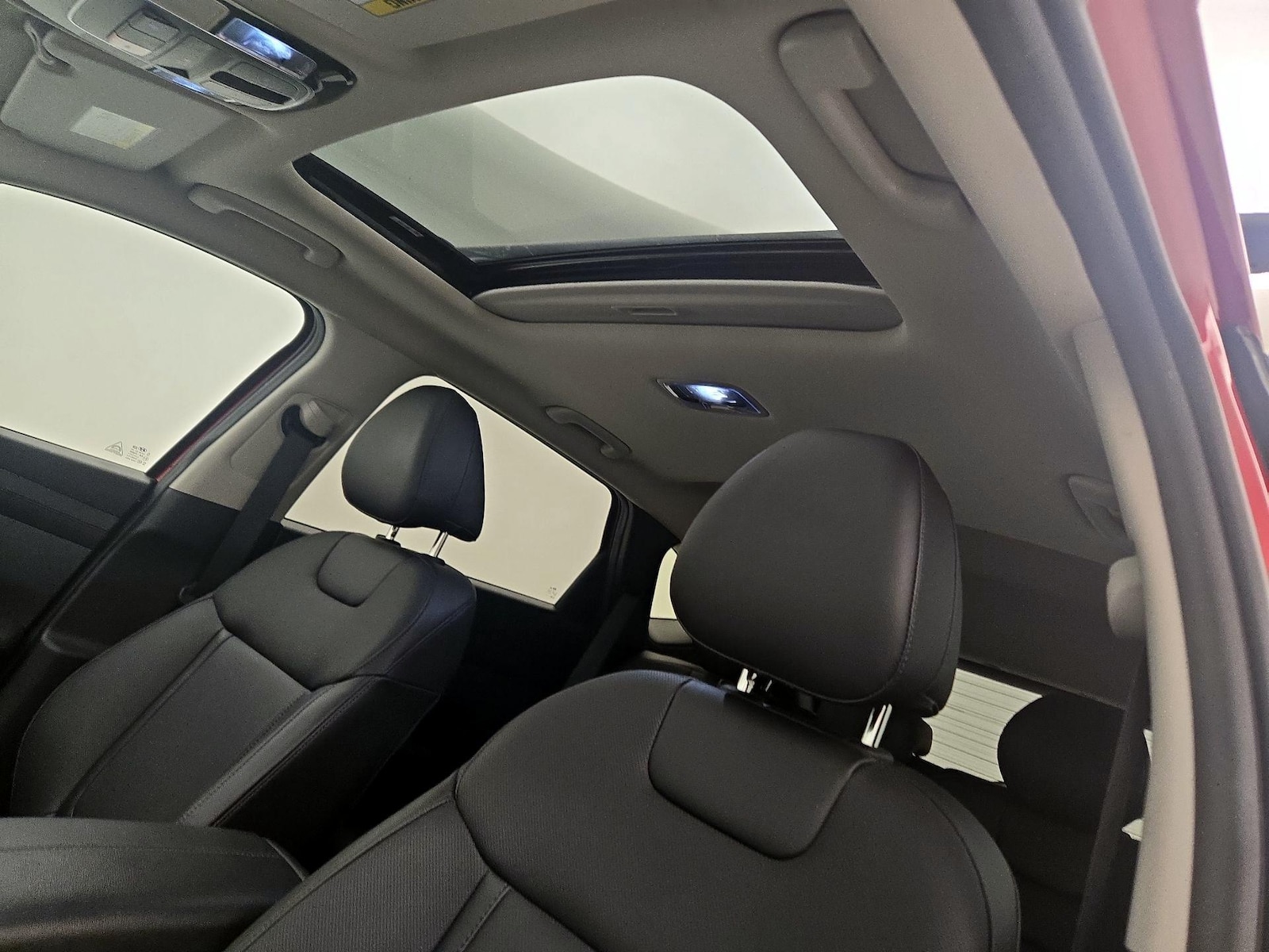 Sunroof(s) & Overhead Airbags