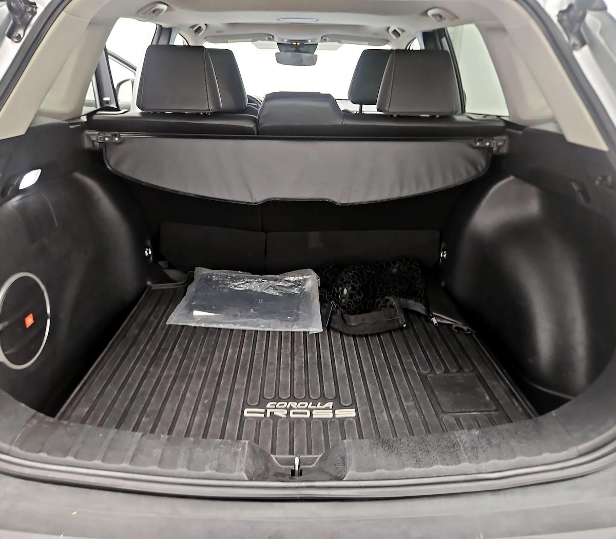 Trunk/Cargo (Seats Up)