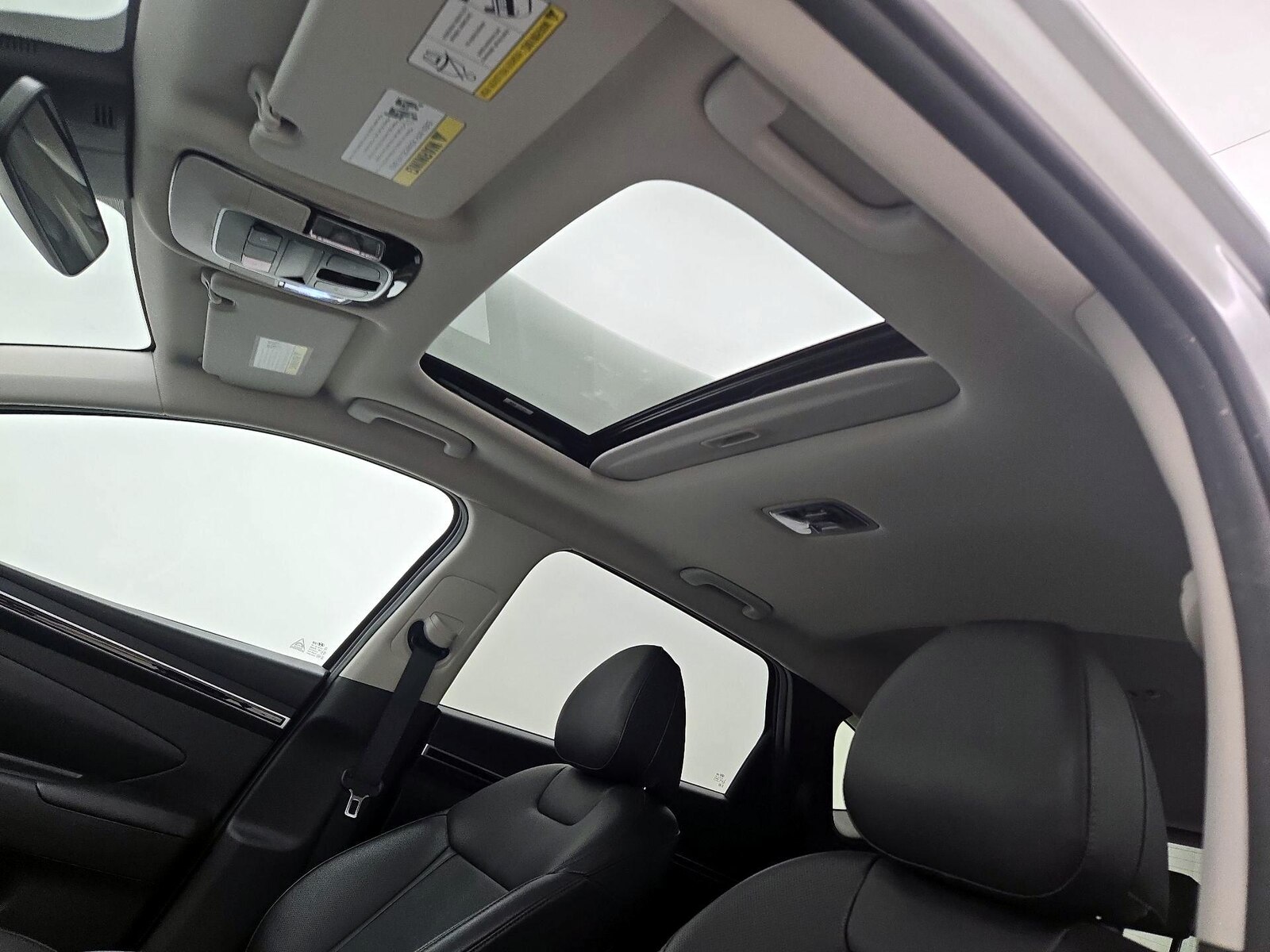 Sunroof(s) & Overhead Airbags