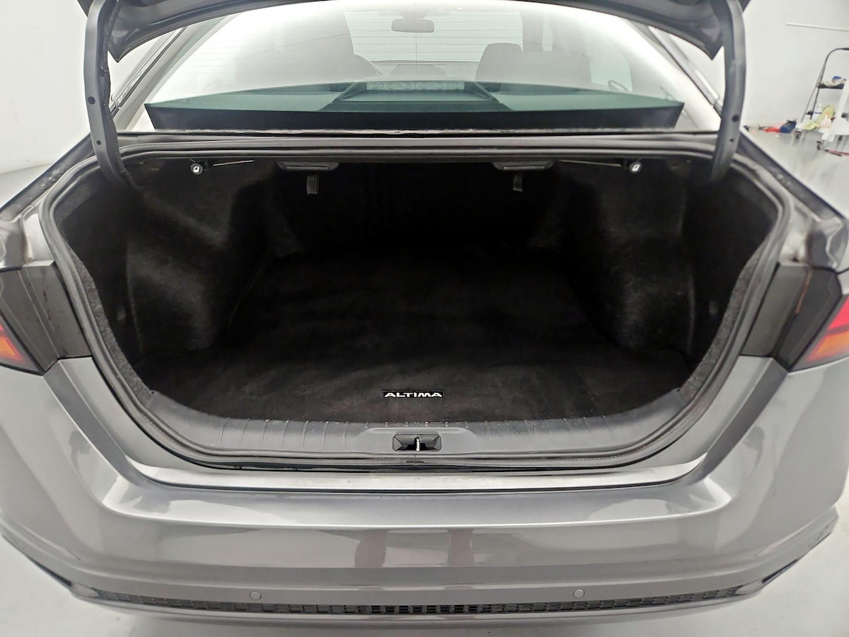 Trunk/Cargo (Seats Up)