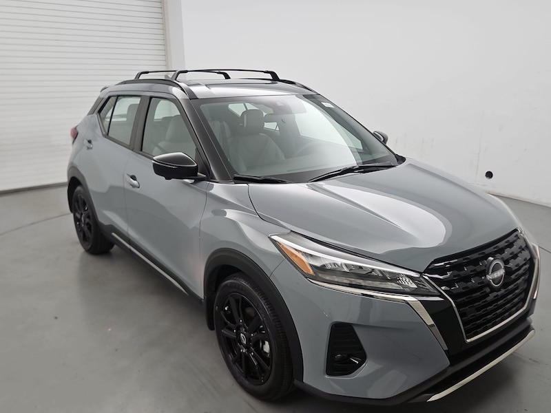 2022 Nissan Kicks SR