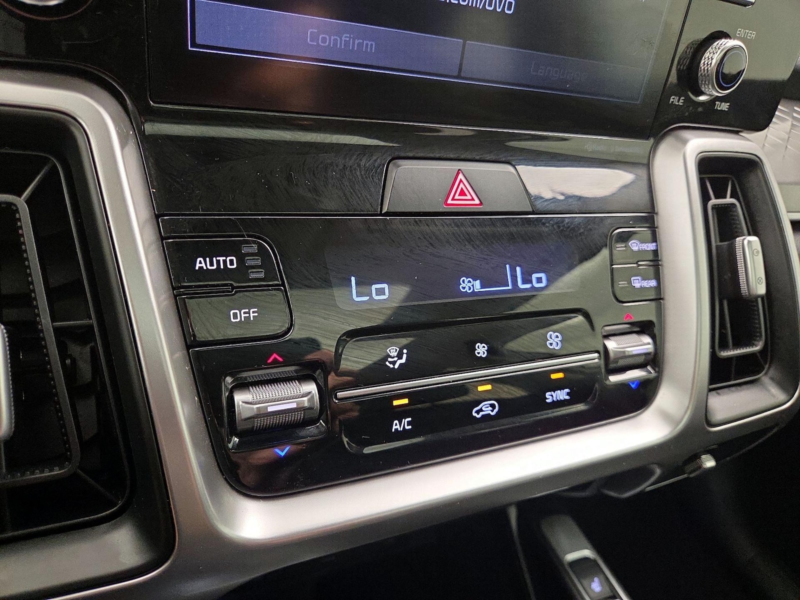 2021 Kia Sorento S - Photo 17