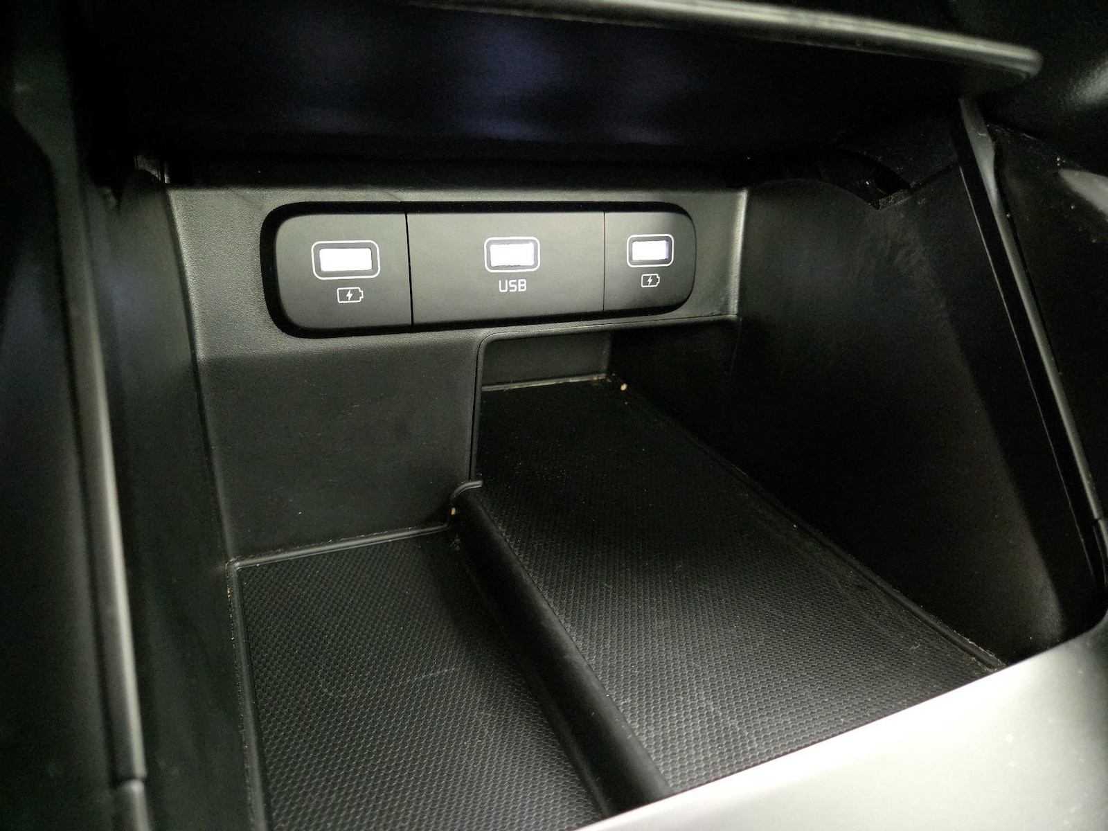 2021 Kia Sorento S - Photo 19