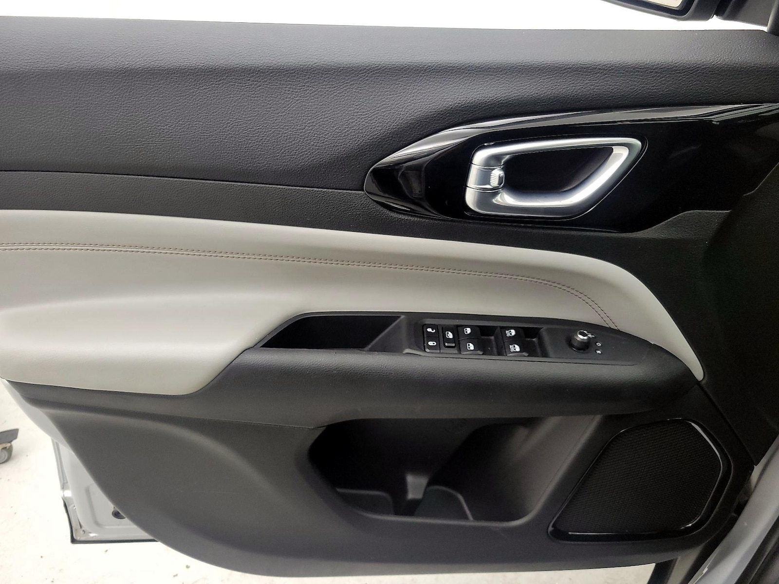 2025 Jeep Compass Limited - Photo 13