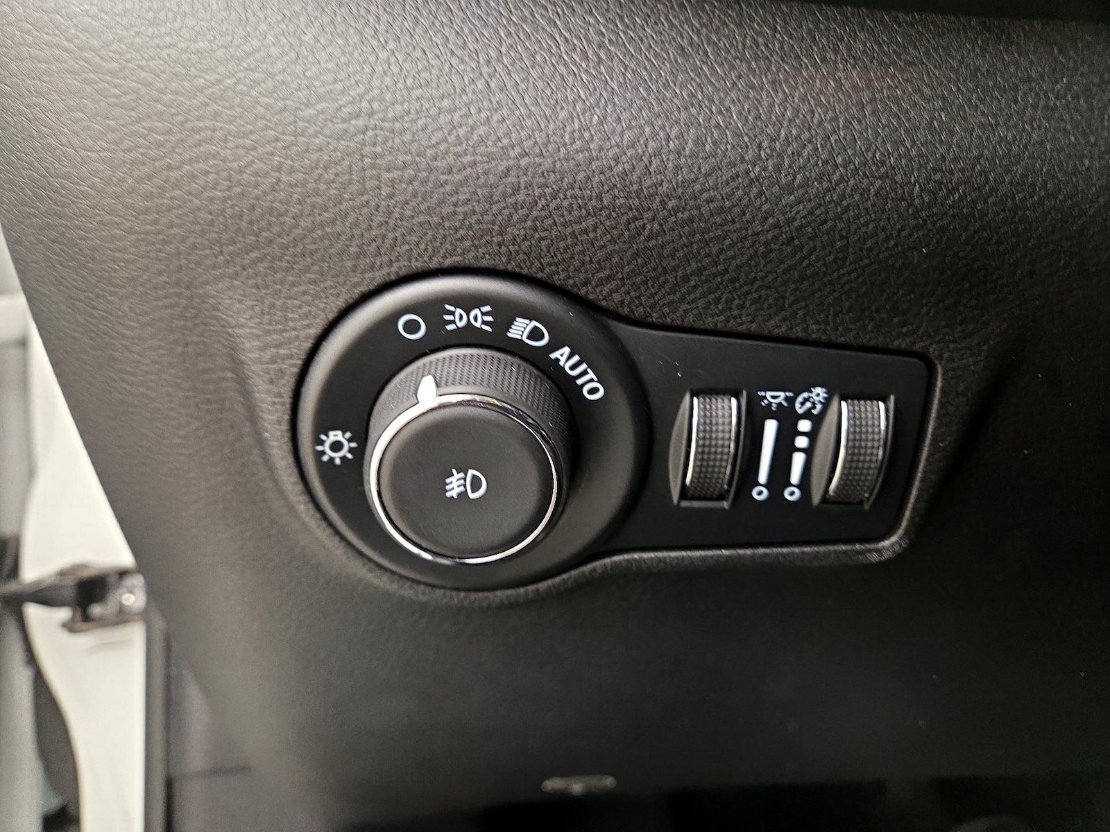 2025 Jeep Compass Limited - Photo 14