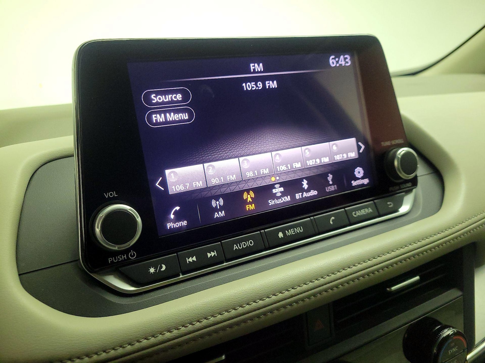 2025 Nissan Rogue SV - Photo 16