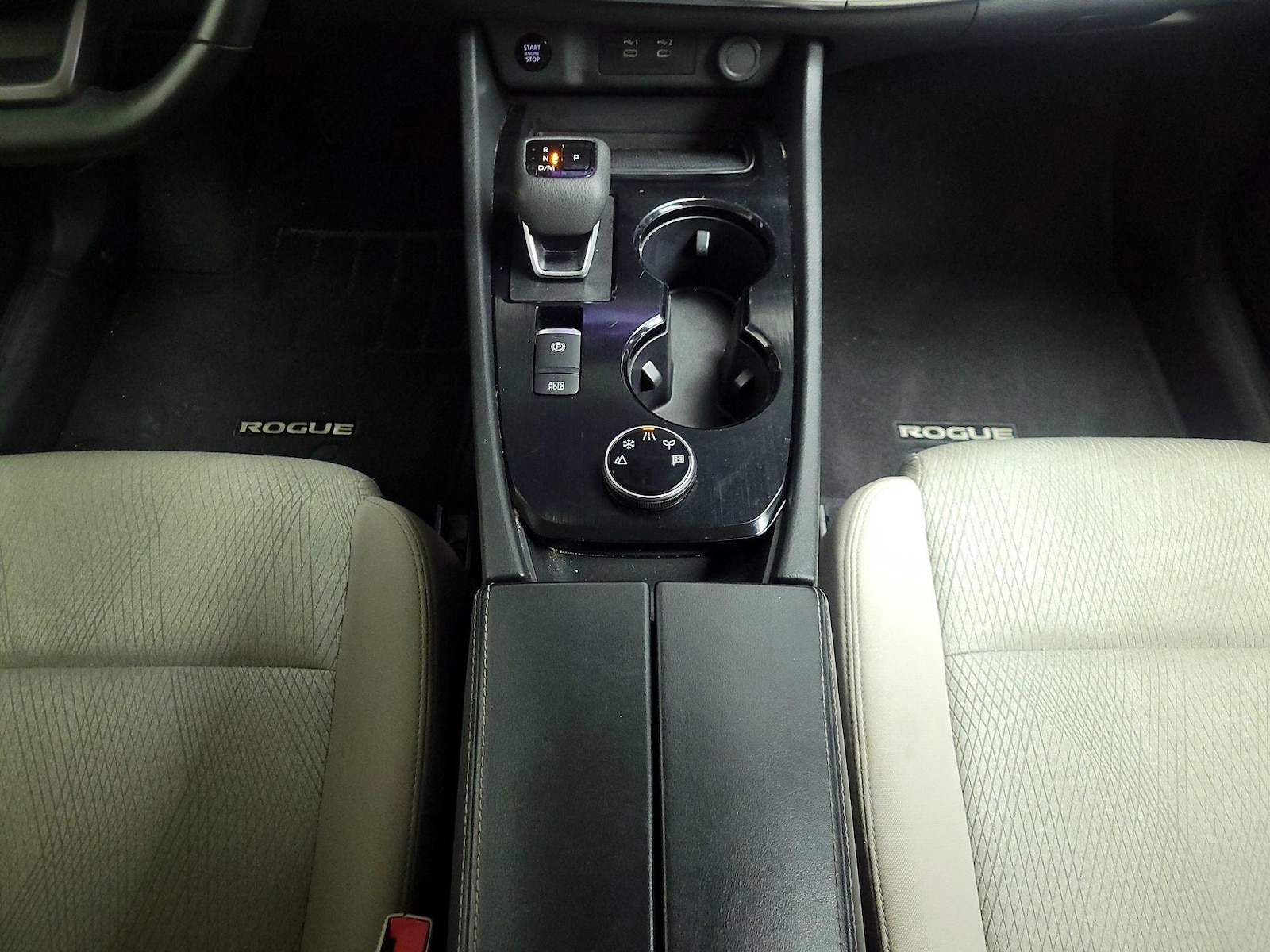 2025 Nissan Rogue SV - Photo 18