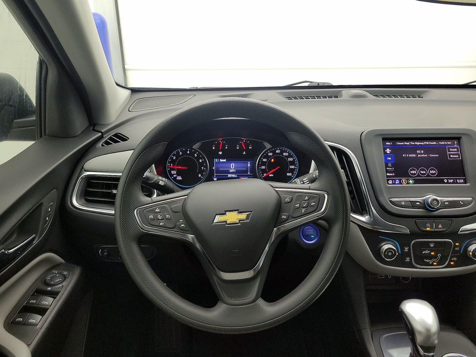 2024 Chevrolet Equinox LS - Photo 11