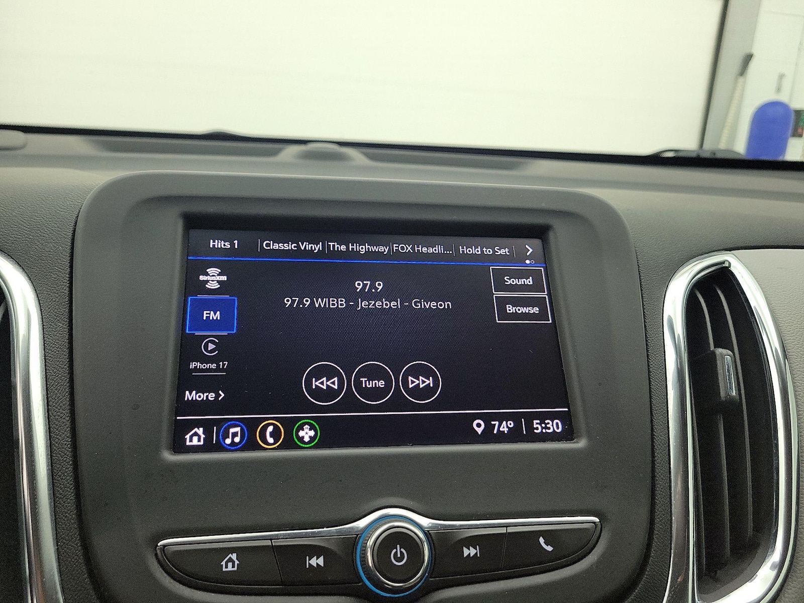 2024 Chevrolet Equinox LS - Photo 16