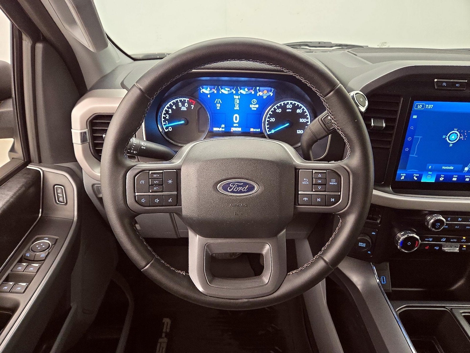 2023 Ford F-150 XLT - Photo 11