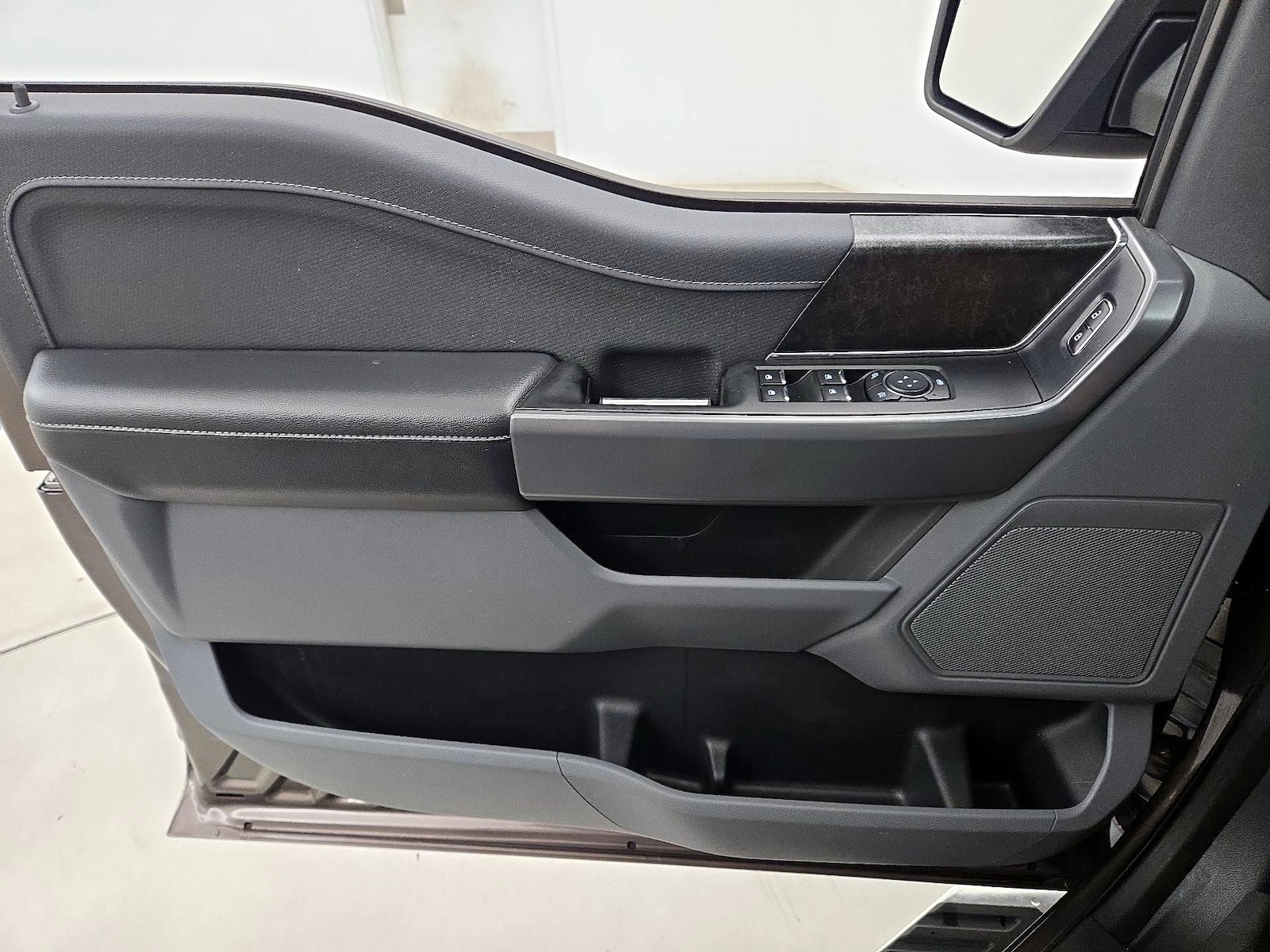 2023 Ford F-150 XLT - Photo 13