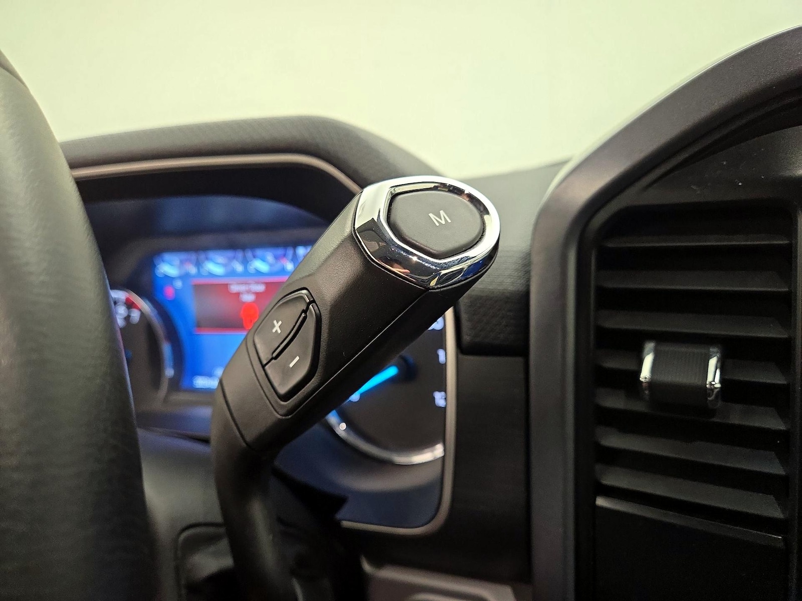 2023 Ford F-150 XLT - Photo 19