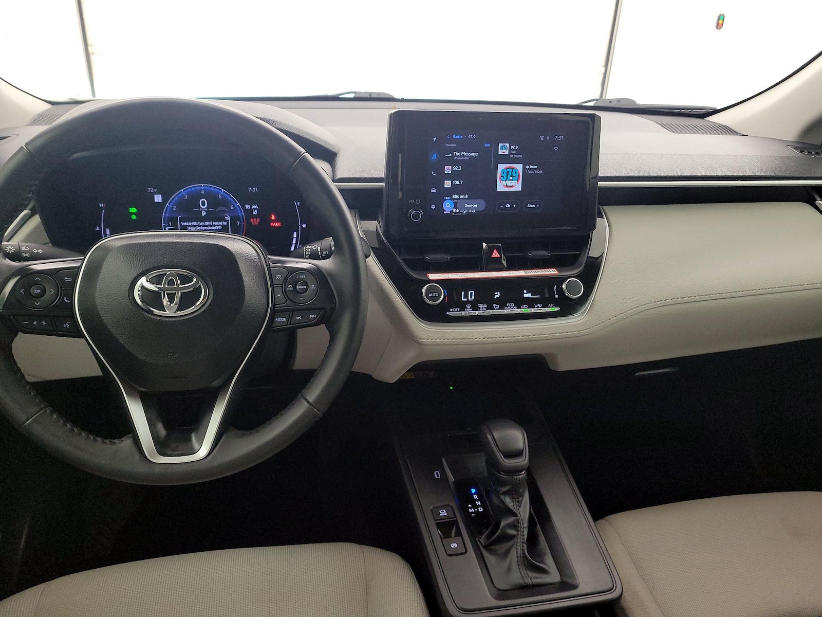 2026 Toyota Corolla Cross LE - Photo 10