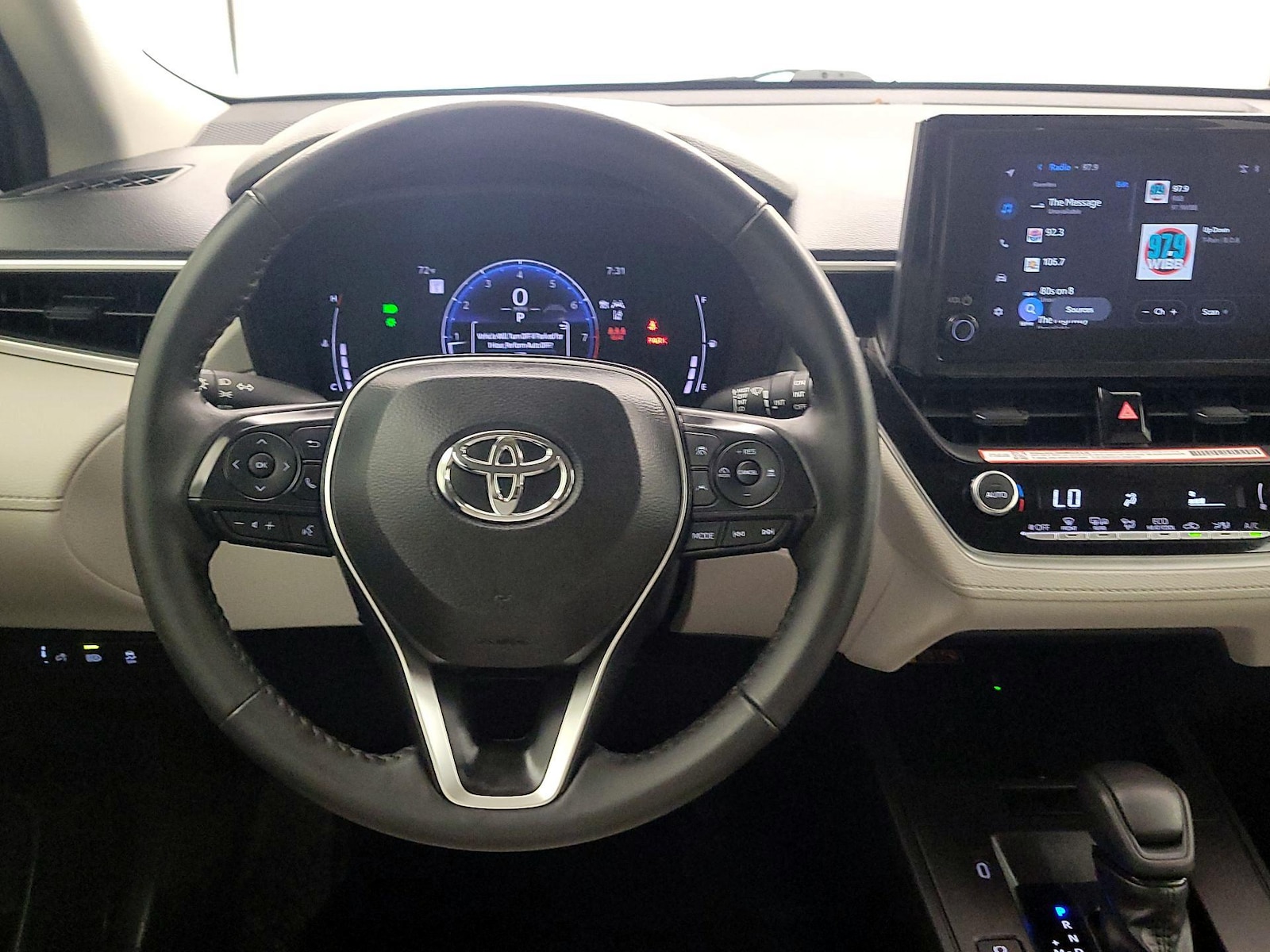 2026 Toyota Corolla Cross LE - Photo 11