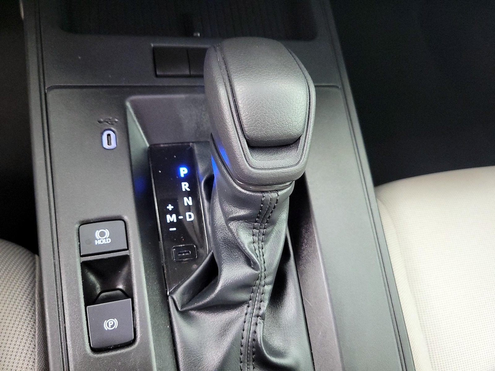 2026 Toyota Corolla Cross LE - Photo 19