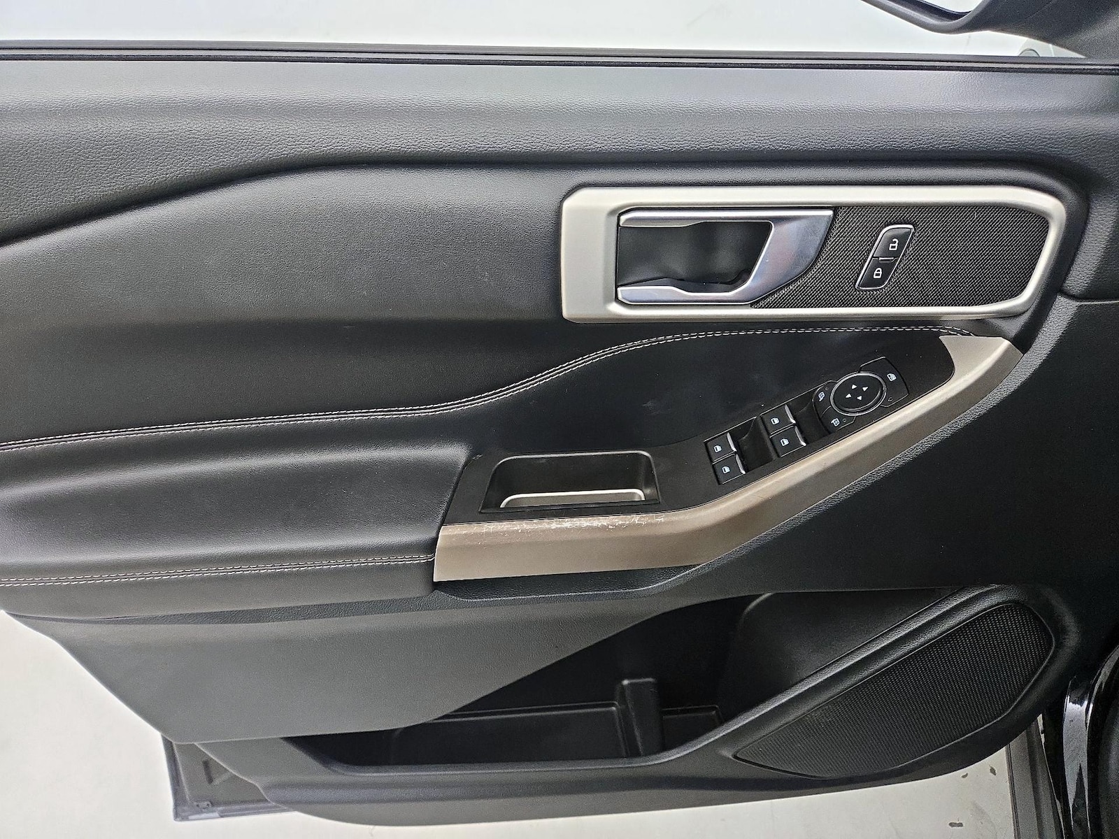 2022 Ford Explorer XLT - Photo 13