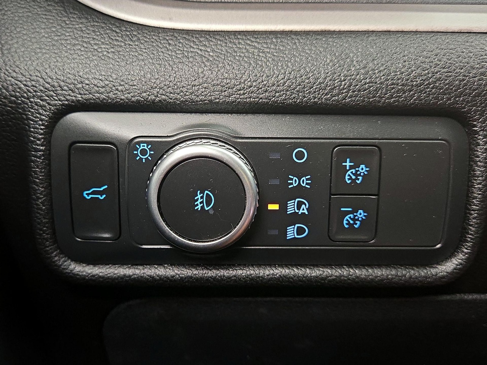 2022 Ford Explorer XLT - Photo 14