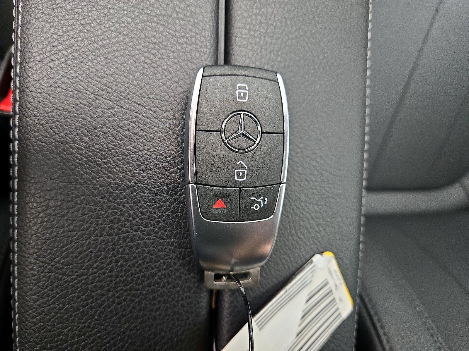 2026 Mercedes-Benz GLB GLB 250 - Photo 24