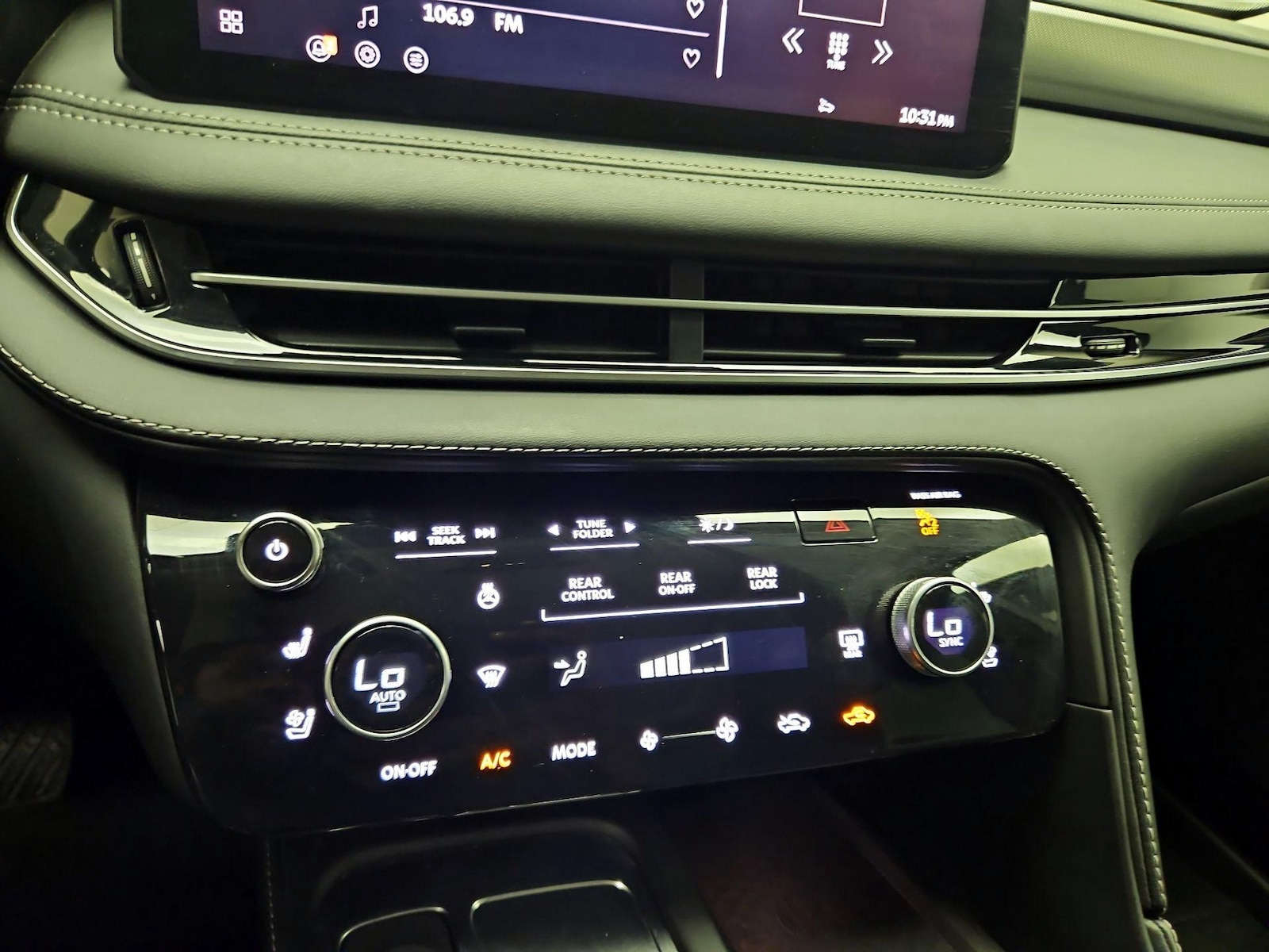 2026 INFINITI QX60 LUXE - Photo 16