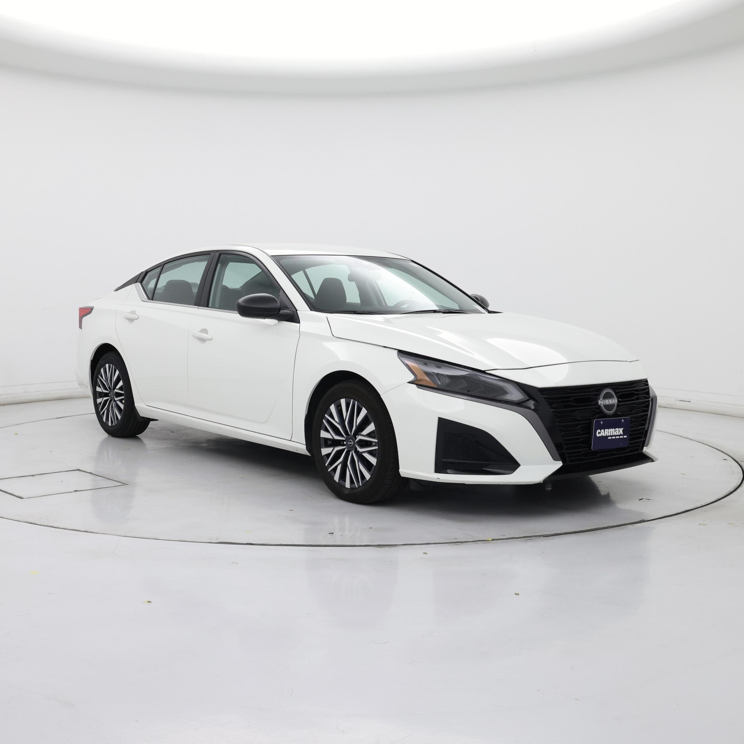 White 2026 Nissan Altima Sedan Front-Wheel Drive Automatic
