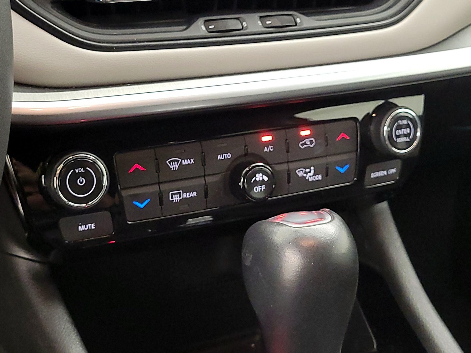 2025 Jeep Compass Limited - Photo 15