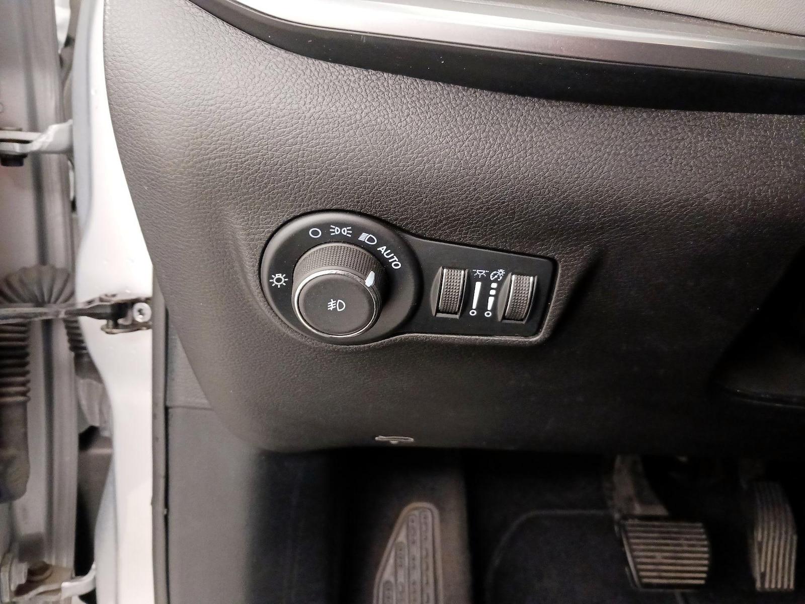2025 Jeep Compass Limited - Photo 14
